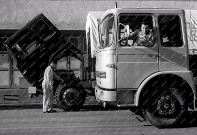 1969. november 3. Elkészültek a prototípusok a Győri Vagongyárban a Rába-Mann Diesel motorral felszerelt speciál teherjárművekből.